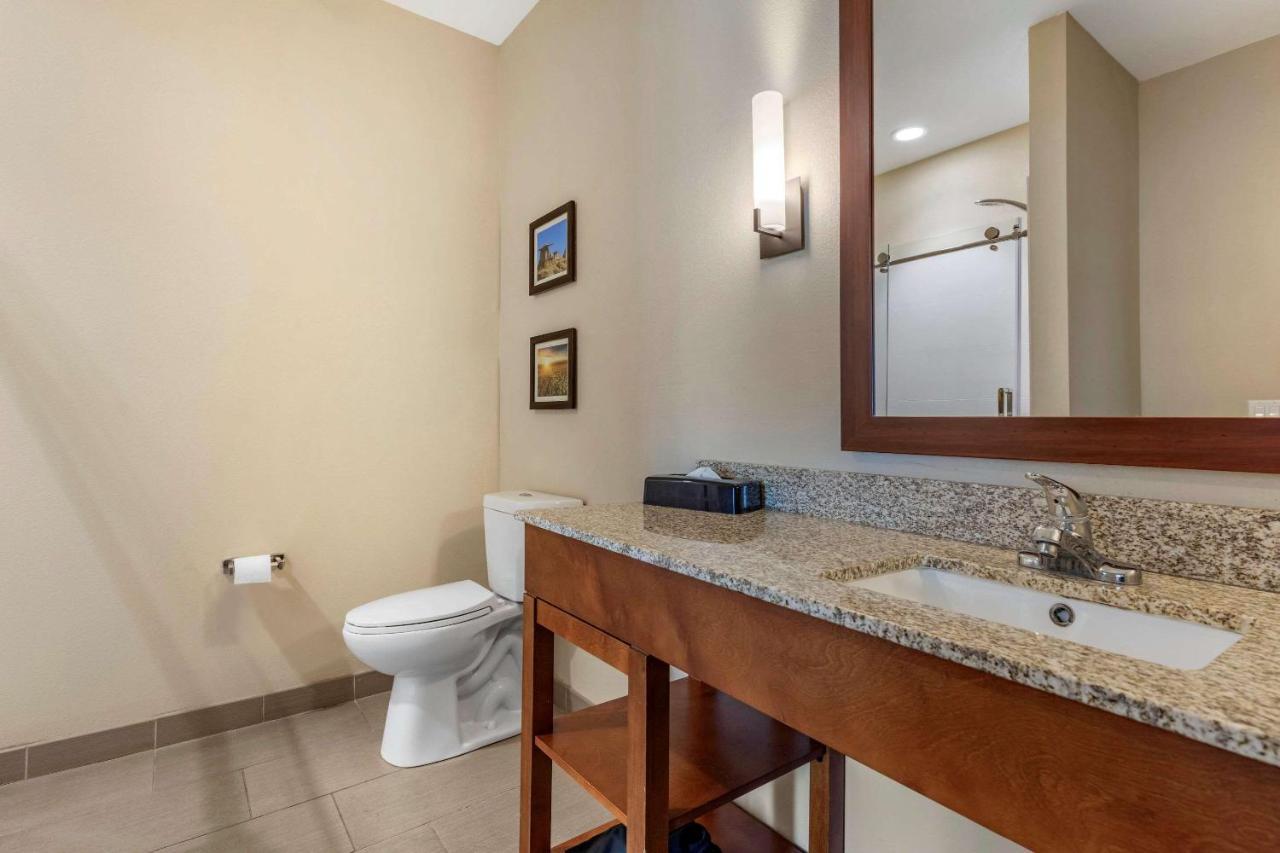 Comfort Inn & Suites Edgewood Buitenkant foto