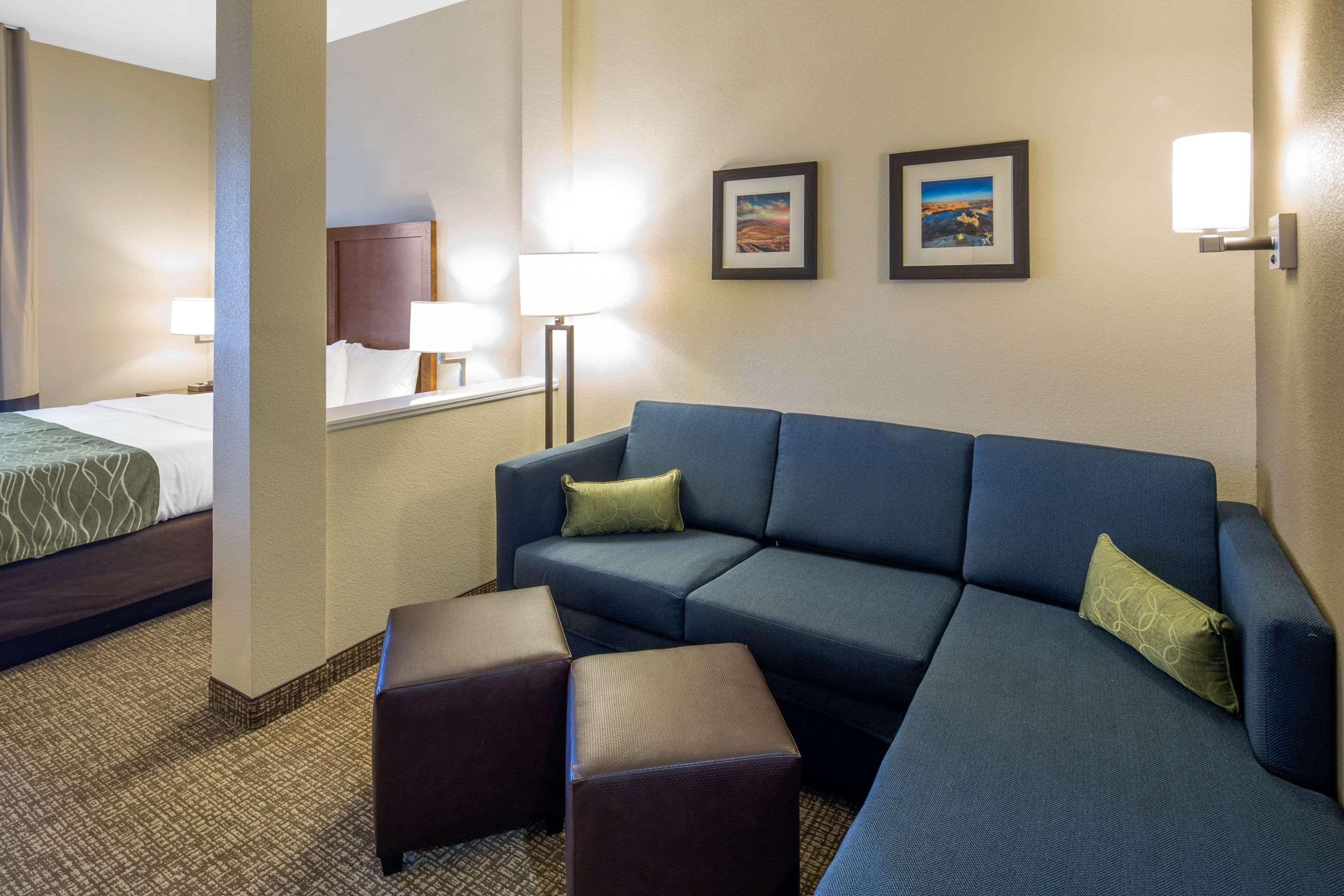 Comfort Inn & Suites Edgewood Buitenkant foto