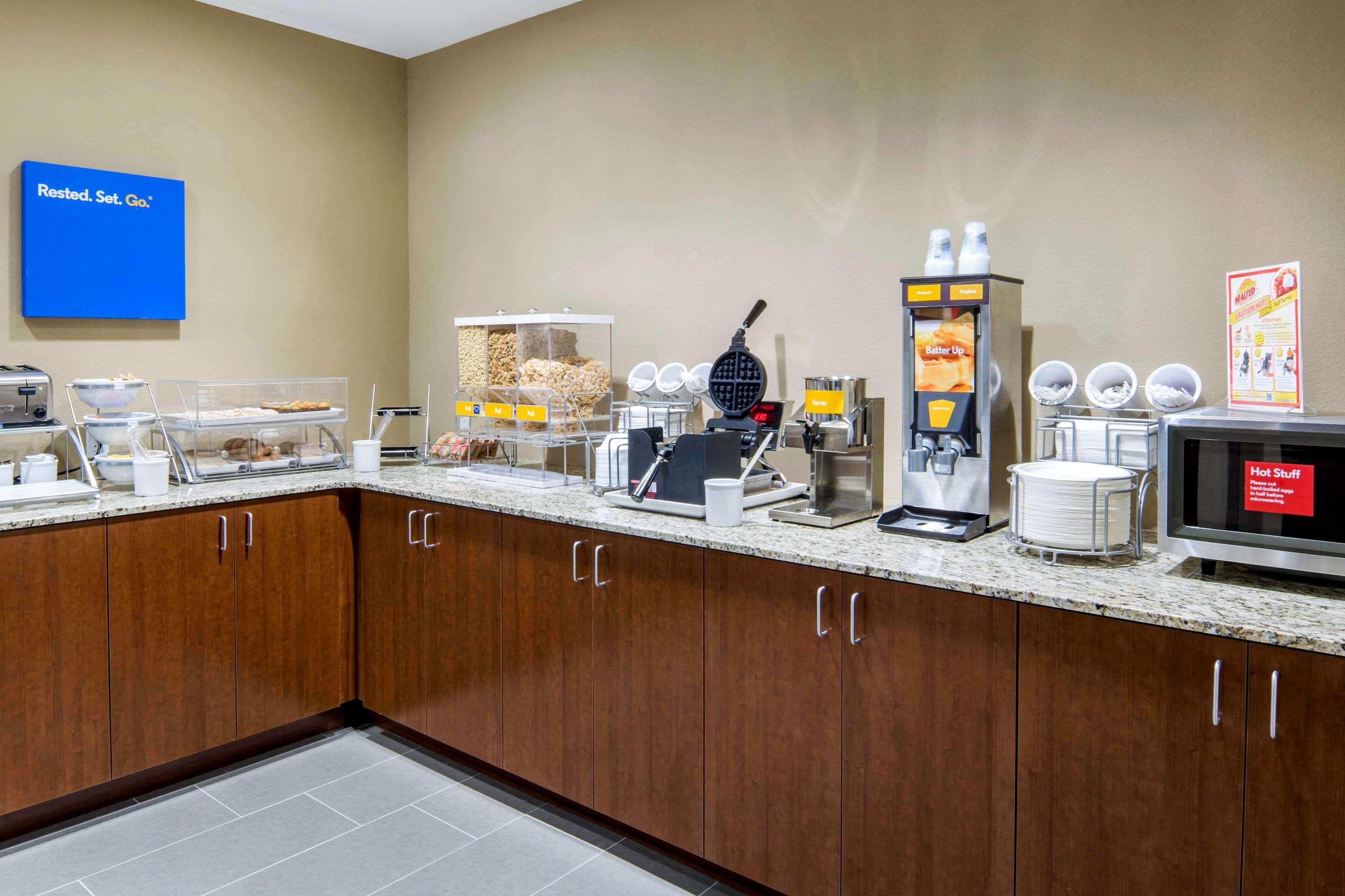Comfort Inn & Suites Edgewood Buitenkant foto