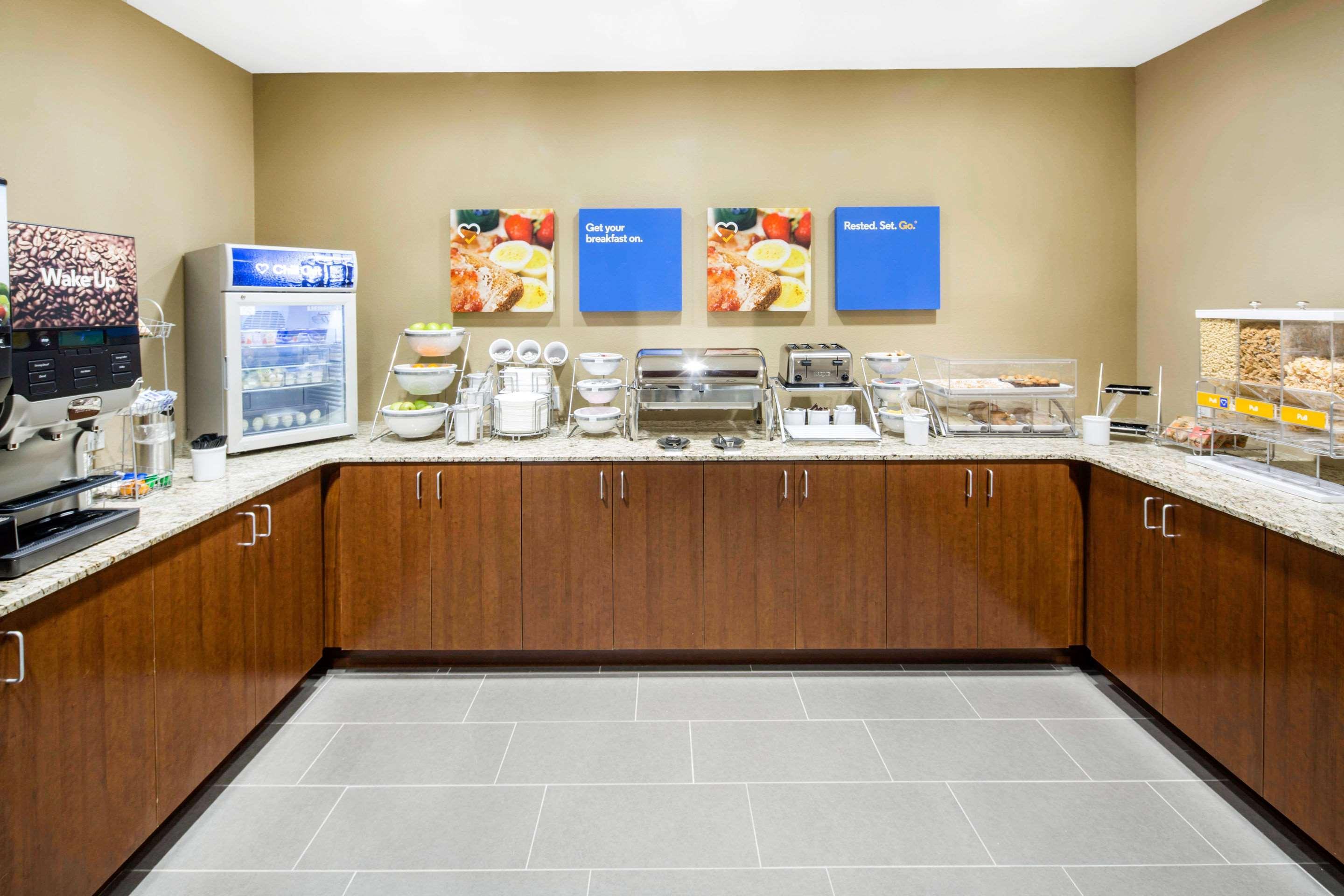 Comfort Inn & Suites Edgewood Buitenkant foto