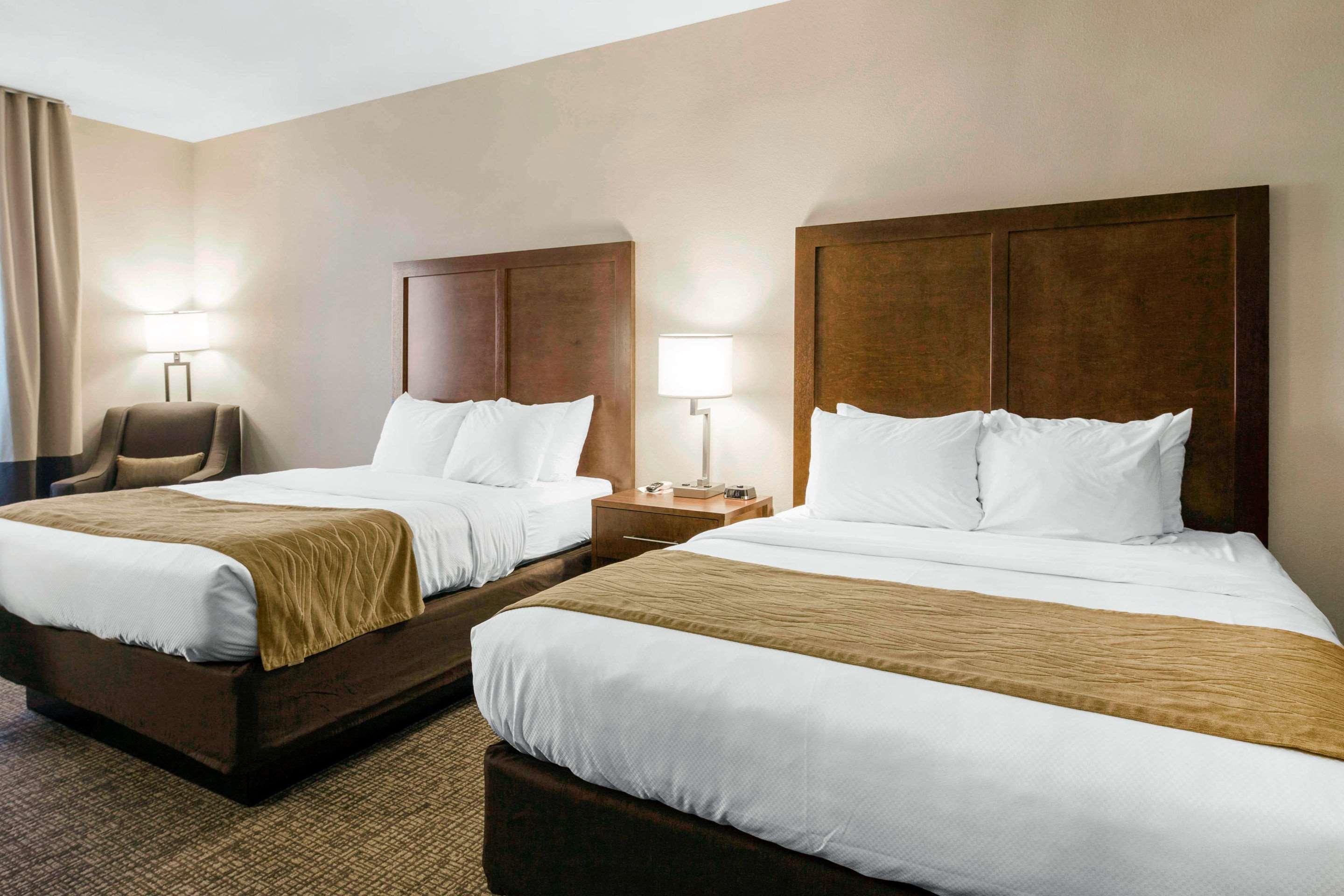 Comfort Inn & Suites Edgewood Buitenkant foto