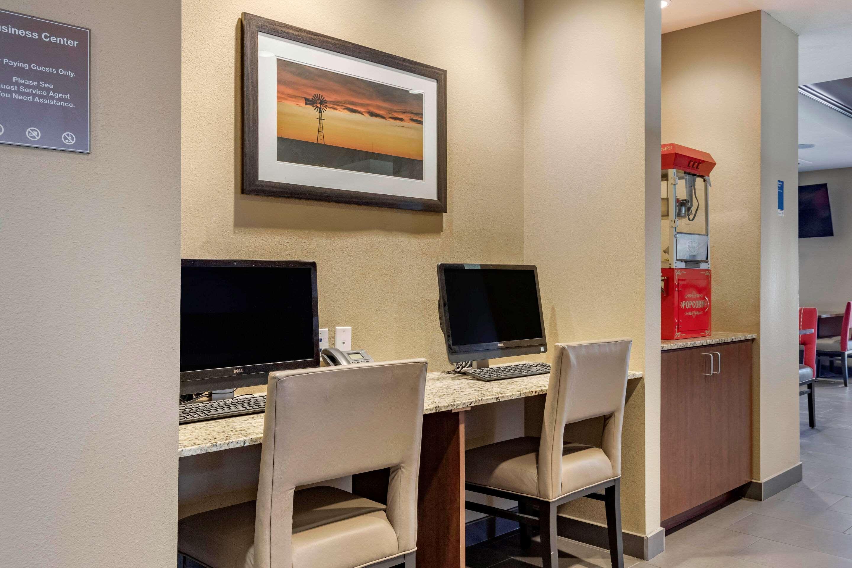 Comfort Inn & Suites Edgewood Buitenkant foto