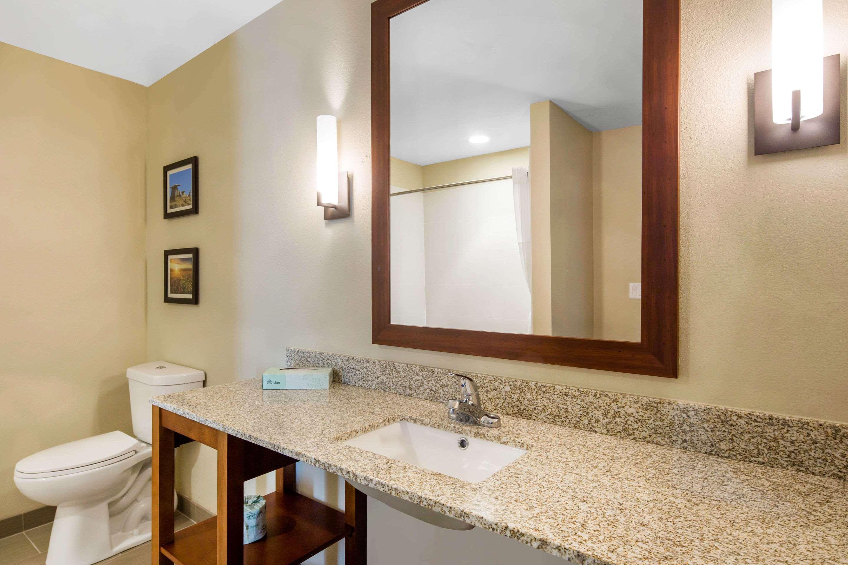 Comfort Inn & Suites Edgewood Buitenkant foto