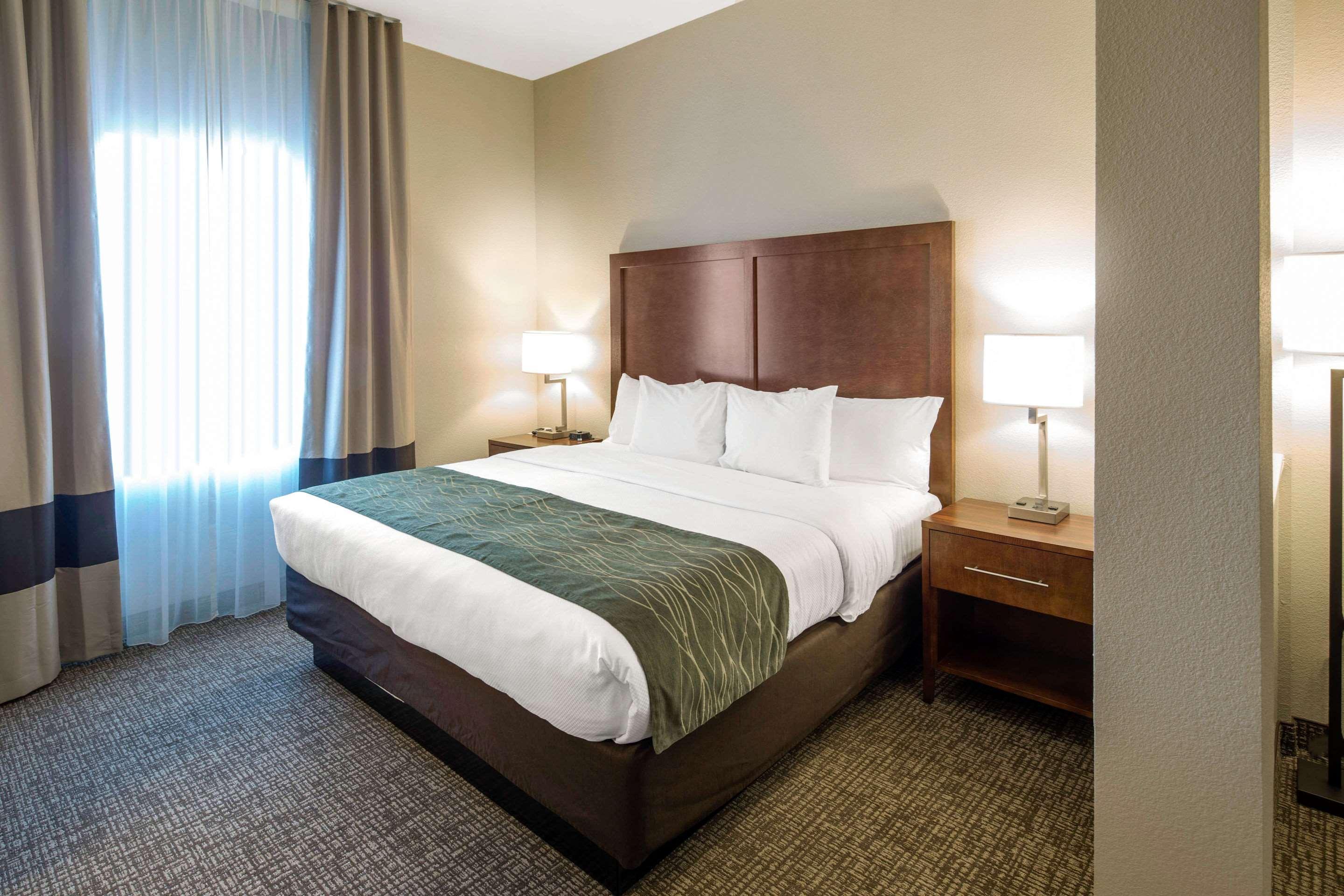 Comfort Inn & Suites Edgewood Buitenkant foto