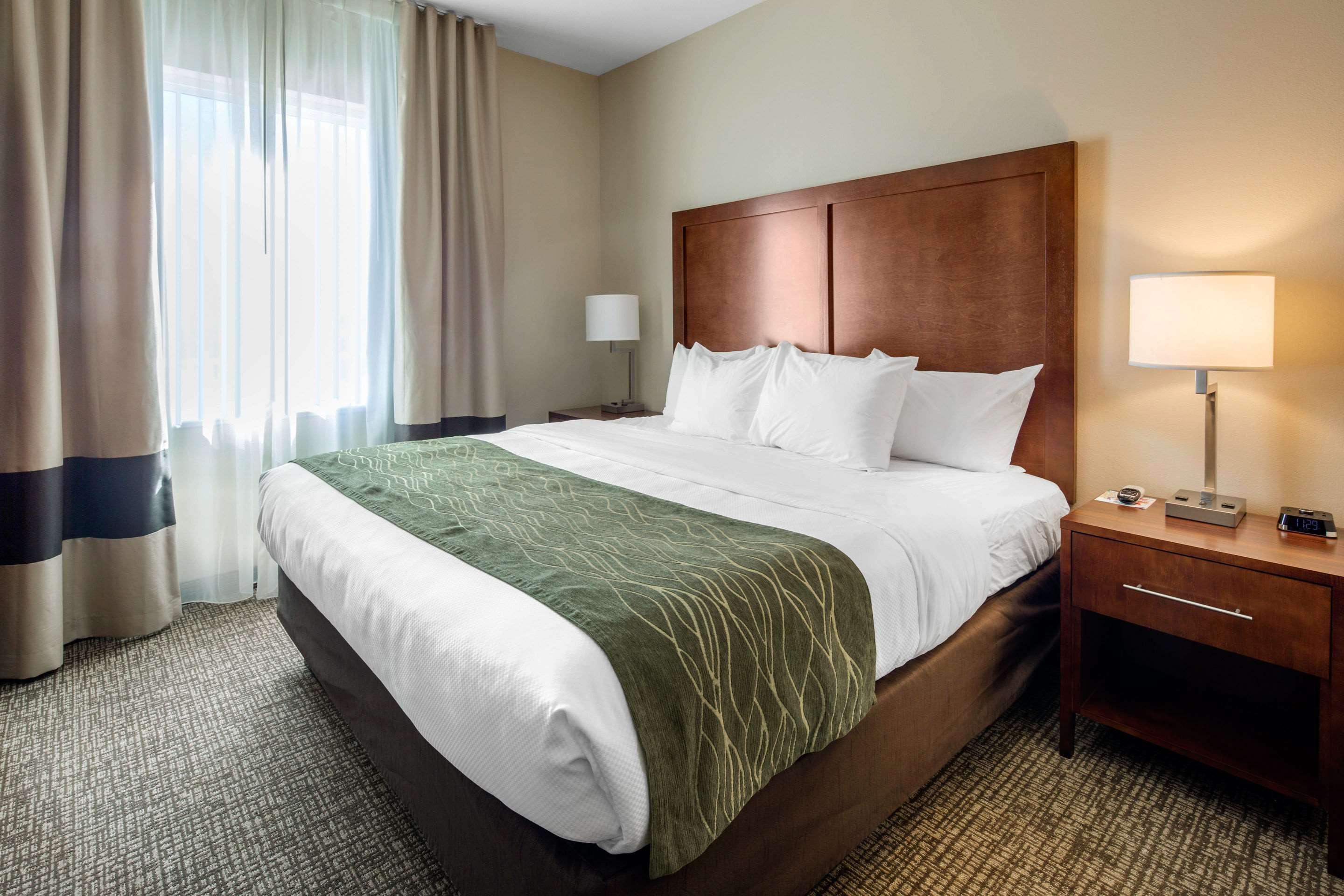 Comfort Inn & Suites Edgewood Buitenkant foto