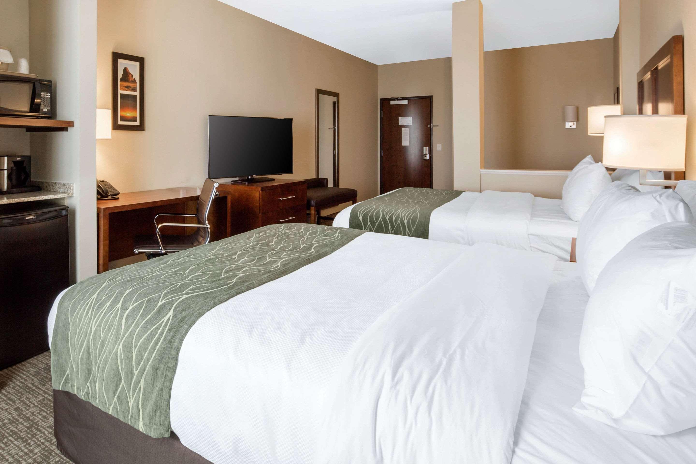 Comfort Inn & Suites Edgewood Buitenkant foto