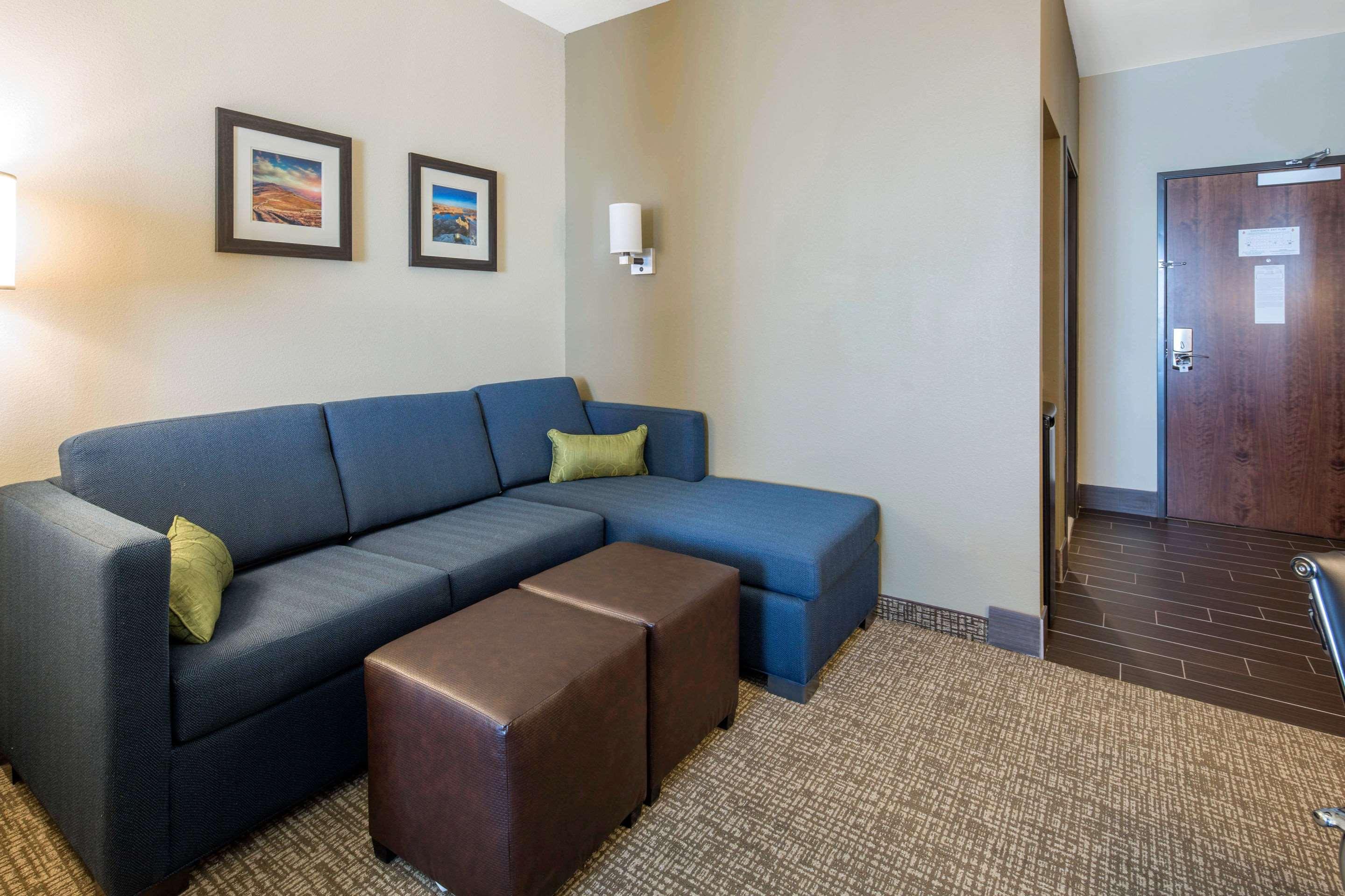 Comfort Inn & Suites Edgewood Buitenkant foto