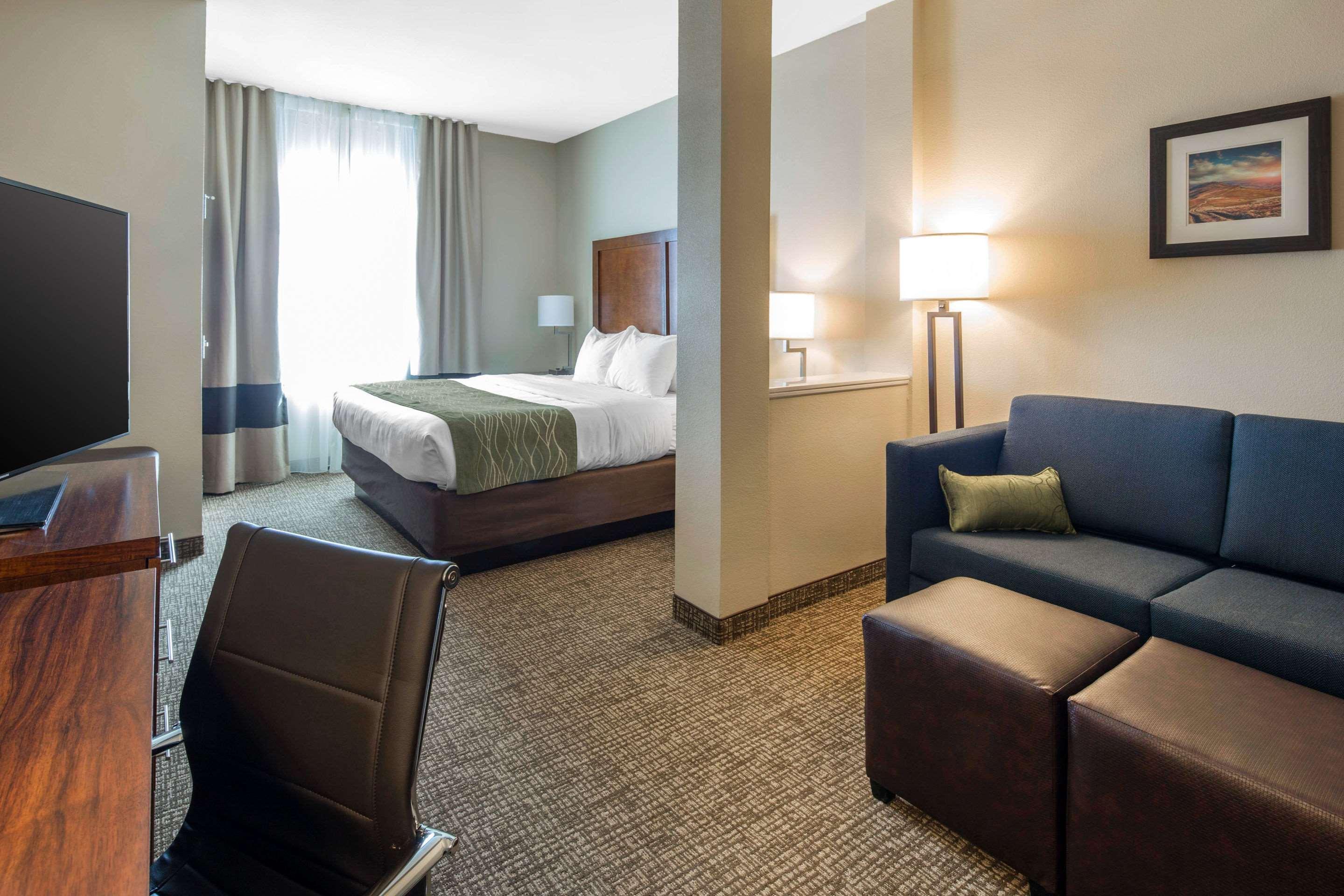 Comfort Inn & Suites Edgewood Buitenkant foto