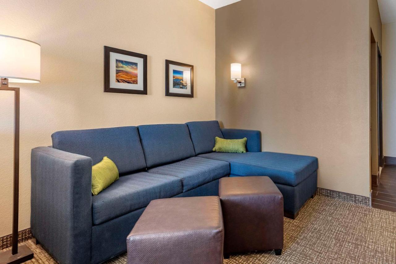 Comfort Inn & Suites Edgewood Buitenkant foto